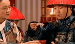 吃瓜女官与太监吻戏视频,吃瓜女官与太监吻戏视频引发热议