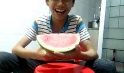 吃瓜挑战大学生视频大全,大学生们的趣味视频盛宴