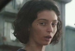 吃瓜的女土匪是谁啊视频