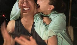 背对男友吃瓜视频大全