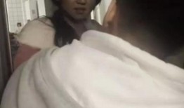 女子坟头吃瓜视频,揭秘网络恶搞背后的道德困境