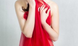 美女大红唇吃瓜视频,吃瓜群众围观美女热辣瞬间