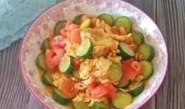 吃瓜西红柿炒鸡蛋视频,吃瓜西红柿炒鸡蛋，美味与营养的完美融合