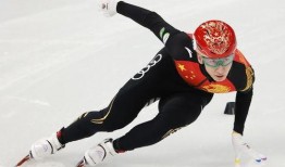 武大靖综艺吃瓜视频合集,冰上英雄的趣味日常