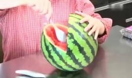 吃西瓜吃到烂瓜怎么办视频,西瓜吃出烂瓜？教你巧妙应对小技巧
