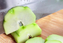 两个老人吃瓜视频大全下载,两位长者共享欢乐时光，吃瓜视频大全下载回顾