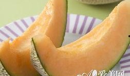 美女吃哈密瓜拼盘视频,视觉与味蕾的双重盛宴