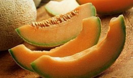 傲娇美吃哈密瓜视频,甜蜜瞬间引网友热议