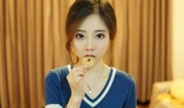 崔洁吃瓜事件是真的吗视频,真相揭秘，视频还原事件始末