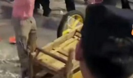 泰国大叔吃瓜事件视频大全,视频大全揭秘网络热议瞬间