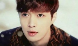 鹿晗和张艺兴吃瓜视频大全,娱乐圈幕后趣闻一网打尽