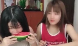 瓜妹吃西瓜视频,西瓜视频里的甜蜜时光