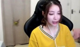 崔洁吃瓜事件是真的吗视频,真相揭秘，视频还原事件始末