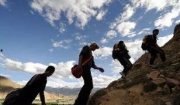 爬山吃瓜视频,揭秘网络短视频背后的趣味与思考