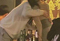 吃瓜酒馆事件视频播放,视频揭秘网络舆论风暴背后的真相