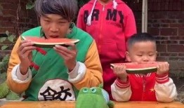 集体吃瓜搞笑视频合集